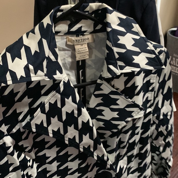 Vertigo Houndstooth Trench Coat - Picture 6 of 7